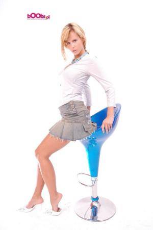 Original 684 px/ 1030 px