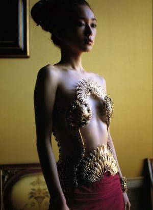 Original 744 px/ 1024 px