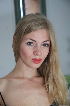 Original 1067 px/ 1600 px