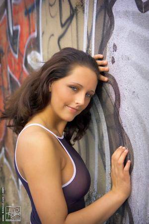 Original 750 px/ 1124 px