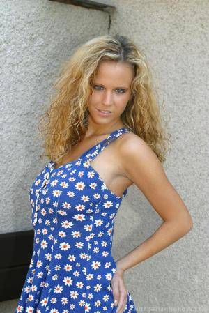 Original 683 px/ 1024 px