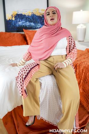 #HijabMylfs - Vivianne DeSilva - Her Sexual Secrets: Reserved Hijab MILF Breaks Free
