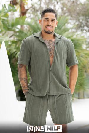 Original 2565 px/ 3840 px