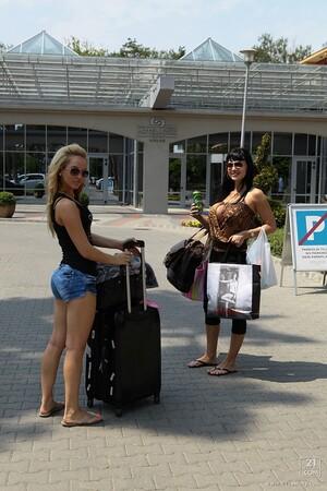 Original 853 px/ 1280 px