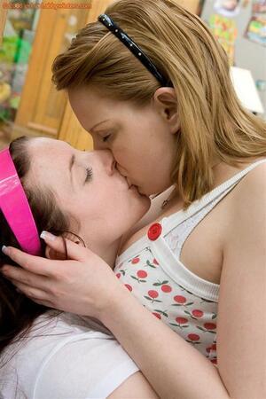 Original 512 px/ 768 px