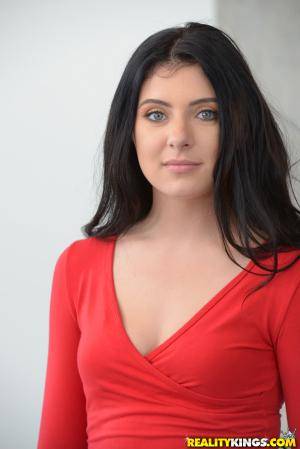 Original 2562 px/ 3840 px