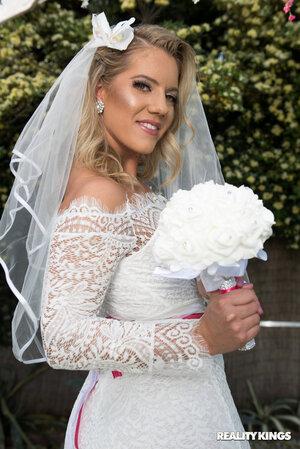 Original 2001 px/ 2998 px