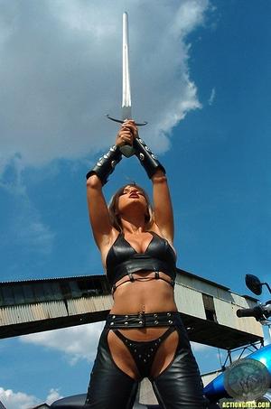 Original 650 px/ 981 px