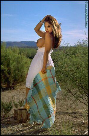 Original 491 px/ 745 px