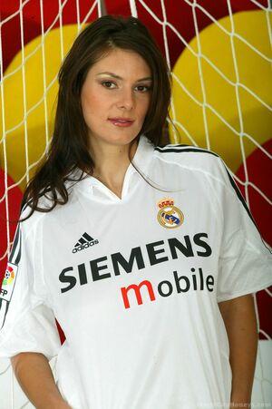 Original 852 px/ 1280 px