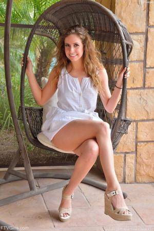 Original 852 px/ 1280 px