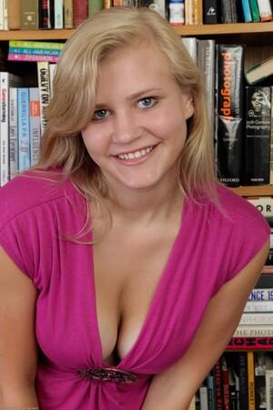 Original 682 px/ 1024 px