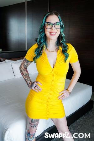 #Swappz - Nikki Zee, Jessica Aaren - Their Stepmoms Want to Be Fucked for Mothers Day