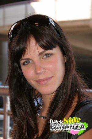 Original 1067 px/ 1600 px