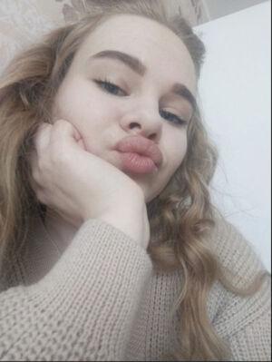 Original 705 px/ 938 px