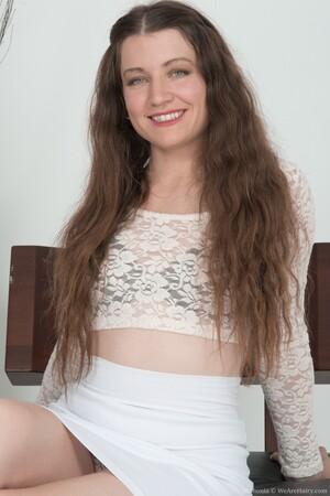 #WeAreHairy Mahonia White Skirt Leather Chair