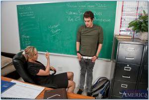 Original 850 px/ 571 px