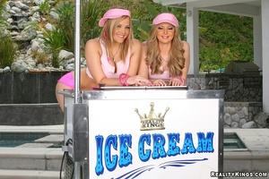 Original 900 px/ 600 px