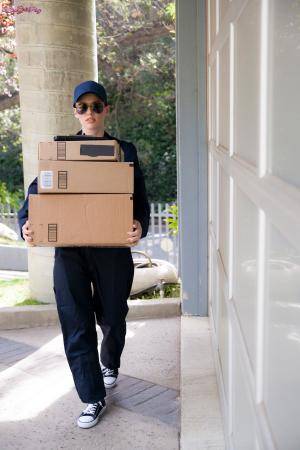 #WhenGirlsPlay India Summers & Riley Nixon - She Knows How To Deliver