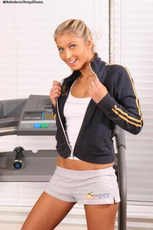 Original 682 px/ 1024 px