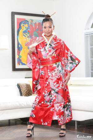 #FamilyXXX Vina Sky - Asian Stepsister Knows Exactly What He Needs