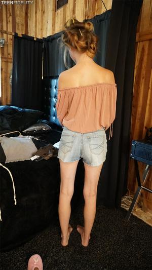 Original 1215 px/ 2160 px