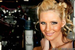 Original 900 px/ 599 px