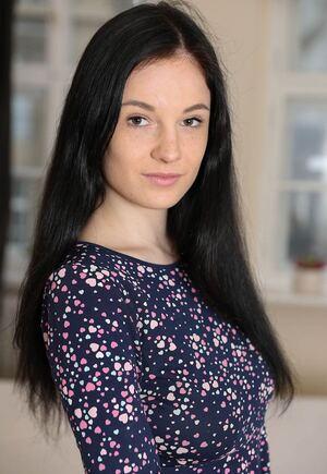 Original 883 px/ 1280 px