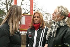 Original 748 px/ 499 px