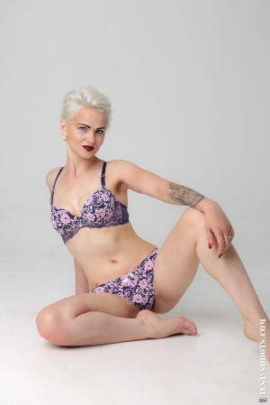 Original 854 px/ 1280 px