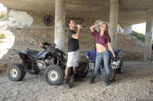 Original 2499 px/ 1663 px