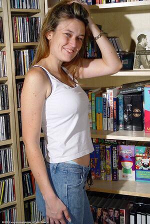 Original 685 px/ 1024 px