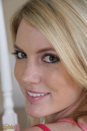 Original 1067 px/ 1600 px