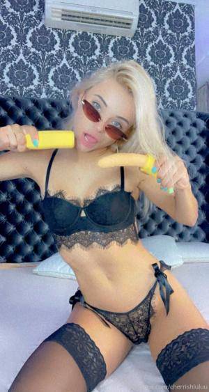 Original 681 px/ 1280 px