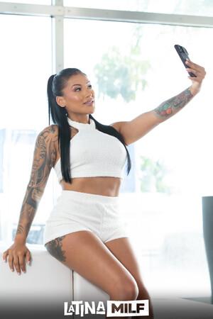 Original 2560 px/ 3840 px