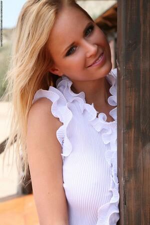 Original 854 px/ 1280 px