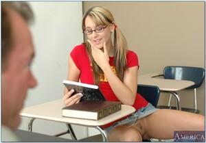 Original 1000 px/ 696 px