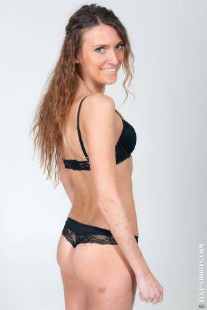 Original 854 px/ 1280 px