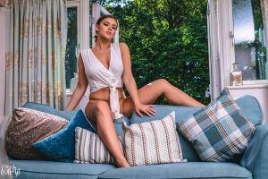 Original 4500 px/ 3000 px