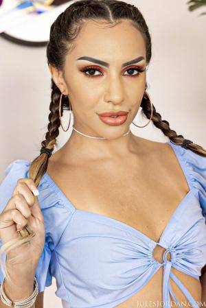 Original 1067 px/ 1600 px