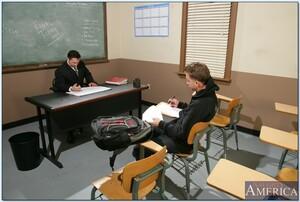 Original 850 px/ 571 px