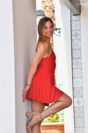 Original 852 px/ 1280 px