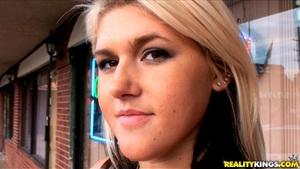 Original 3840 px/ 2160 px