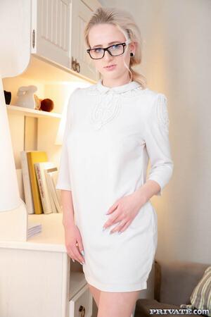 Hanna Rey, Naughy Roommate