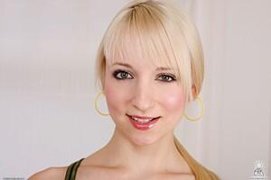 Original 1600 px/ 1067 px