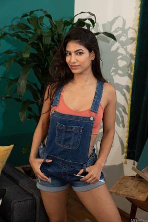 Met Art Daniella Vioti #shavedpussy #yemen #navelpiercing #DaniellaVioti