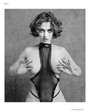 Original 2400 px/ 3000 px