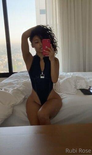 Original 836 px/ 1402 px