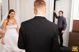 Original 4096 px/ 2731 px