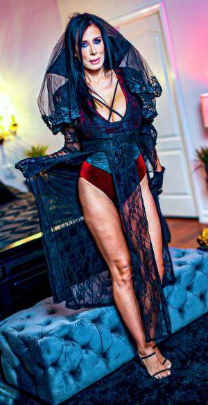 Reagan Foxx - Sweet Vampiric Seduction - [10/19/22]